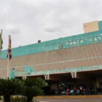 Bebê com fratura antiga no fêmur é internada; polícia investiga pais