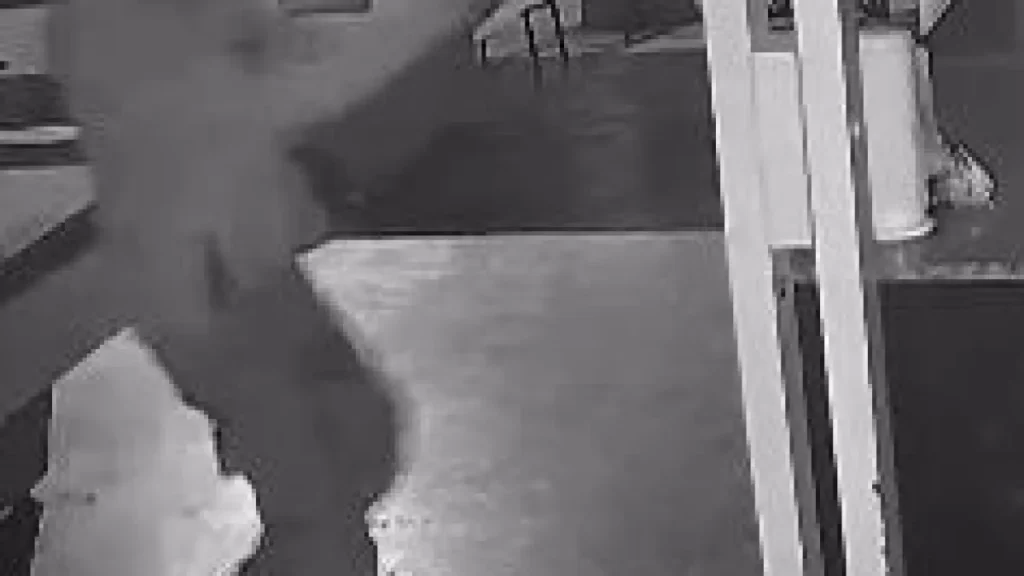 Dupla armada invade tabacaria e deixa dois feridos graves em Coxim