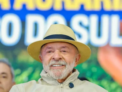 Lula rebate interferência externa e defende inclusão social em Ponta Porã