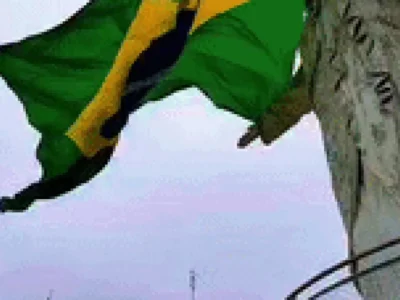 Cristo Rei do Pantanal ganha bandeirão do Brasil para a Copa