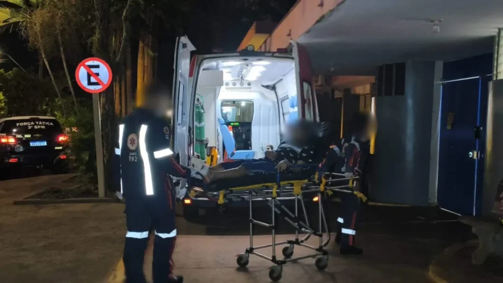 Jovem é baleado nos dois pés em Dourados; suspeita é de disputa entre facções