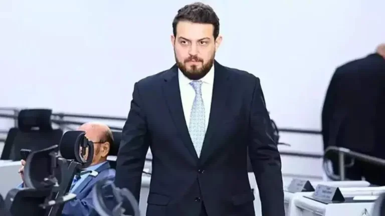 Justiça suspende ação contra Claudinho Serra por suspeita de incompetência