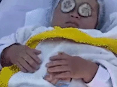 Bebês ganham spa com pepino e massagem no último dia de aula