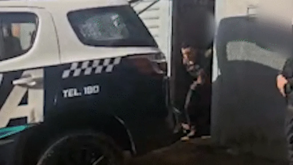 Ladrão se esconde em caixa d'água após fuga em telhados