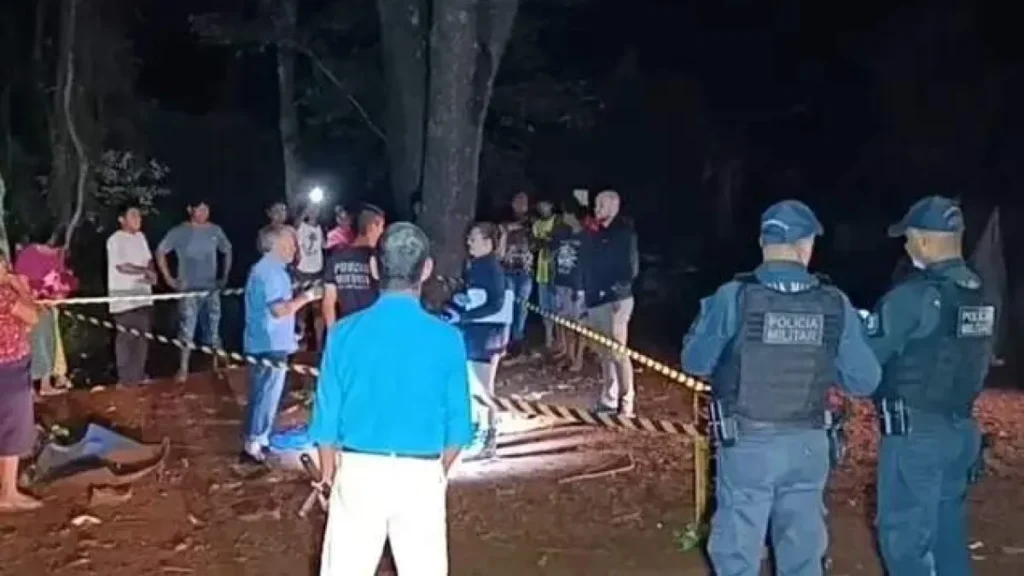 Homem condenado a 36 anos por matar companheira a foice na frente dos filhos