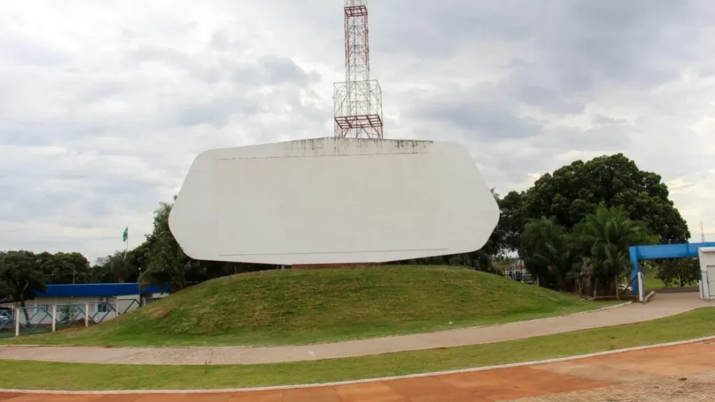 Arraiá UFMS 2026: Sertanejo raiz estreia novo Autocine da UFMS