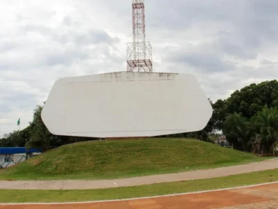 Arraiá UFMS 2026: Sertanejo raiz estreia novo Autocine da UFMS