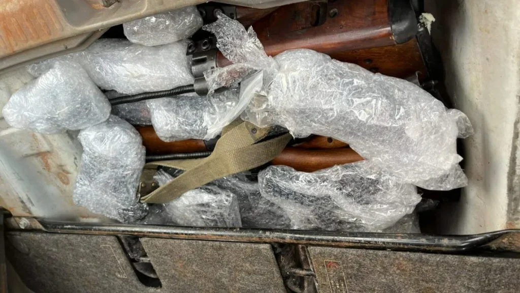 Policial paraguaio preso com 20 fuzis para o Rio de Janeiro