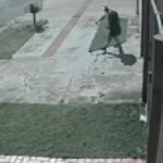 Ladrão foge com TV e R$ 200 em furto na Vila Ipiranga