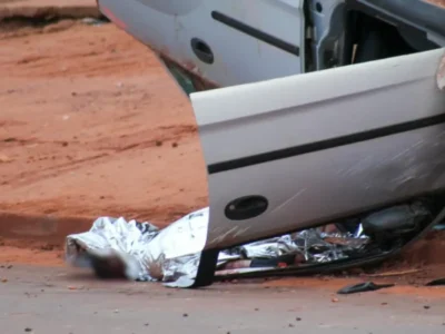 Motorista morre após capotar carro em avenida em Campo Grande